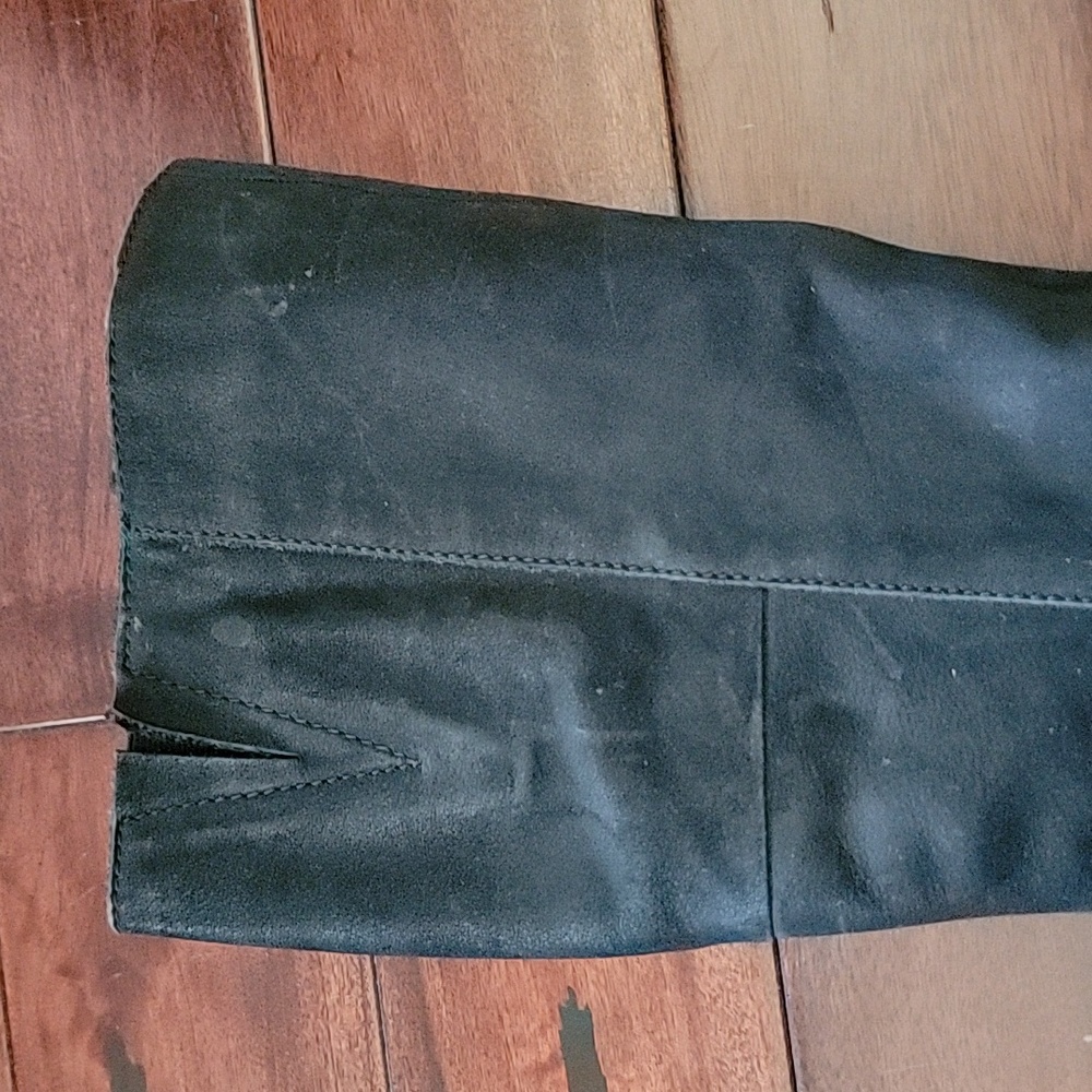 Boots - Picture 6 of 9